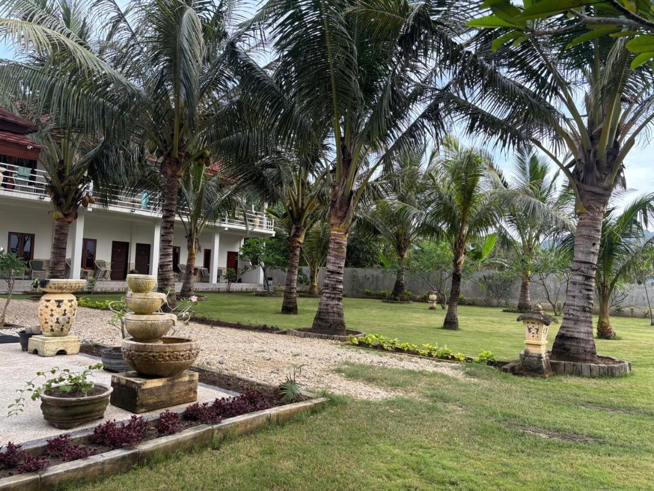 Mama Nings Beach Hotel Sekongkang Exteriör bild